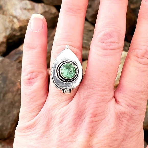 New Green Quartz 925 Silver Poison Ring. - Picture 14 of 16